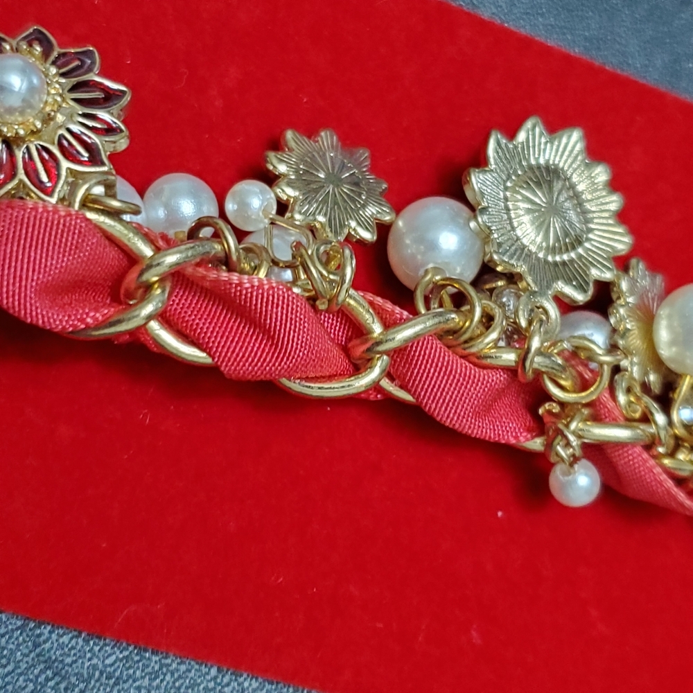 Holiday Lane gold tone poinsettia charm bracelet - Picture 6 of 7